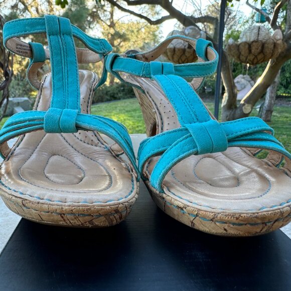 Crown Born Turquoise Suede Sandals 8M/39Euro - Picture 9 of 10